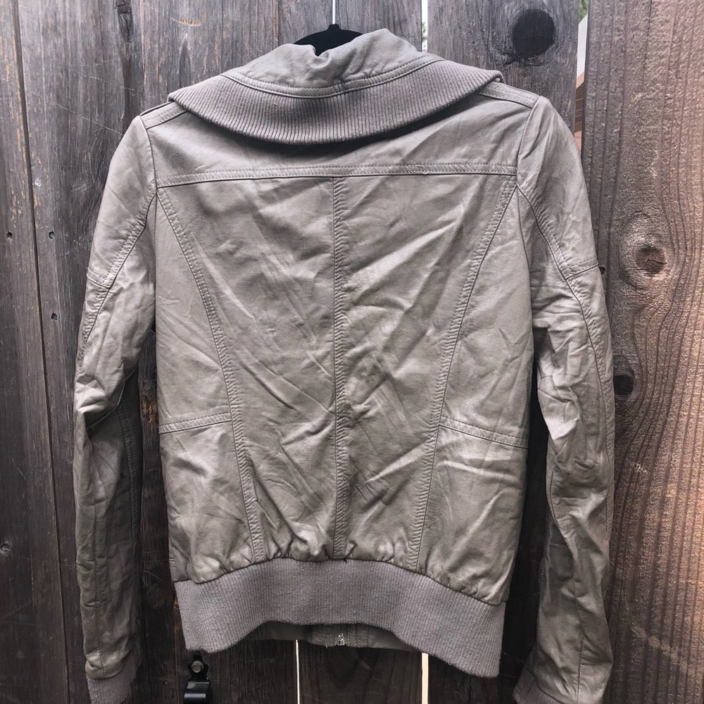 Bomber jacket - Picture 2 of 2
